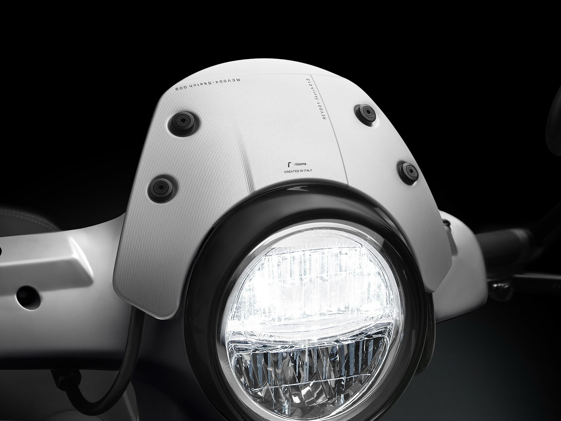 Technical component reference image used for hidden performance section